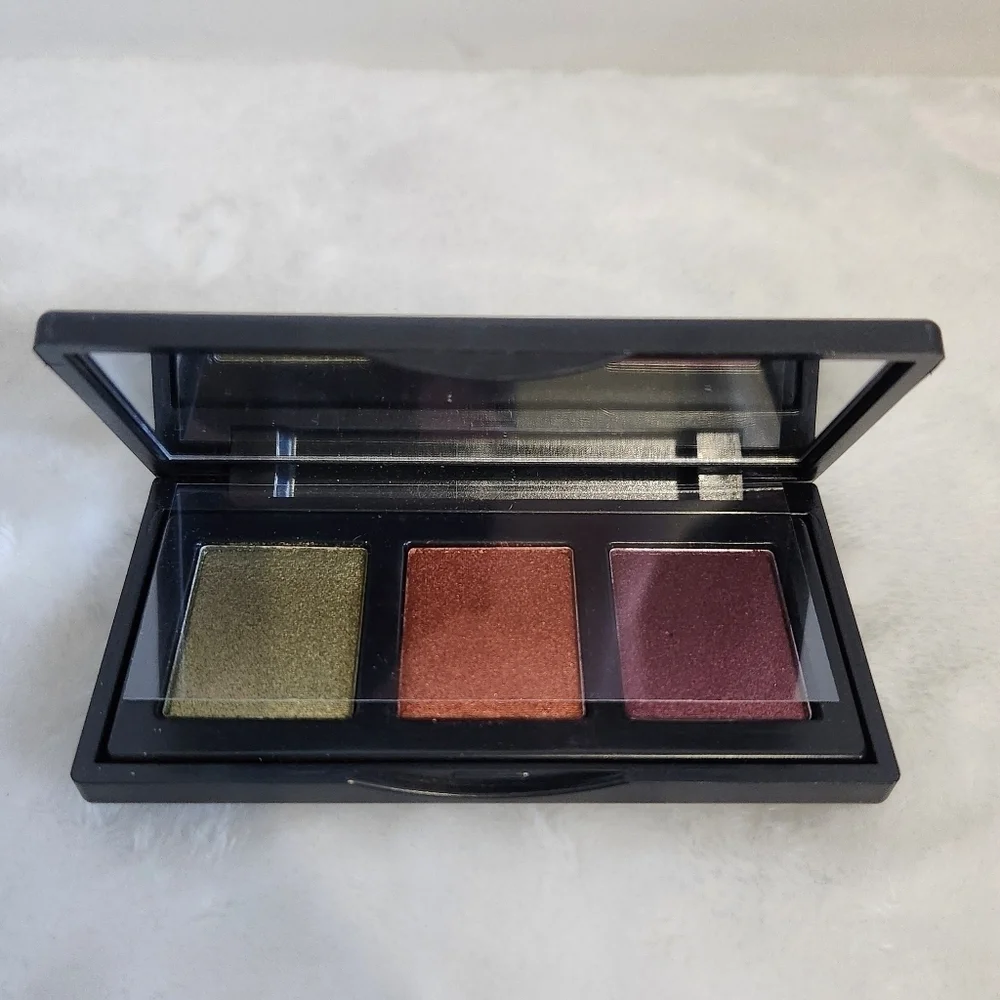Naked Cosmetics Urban Rustic Pressed Powder Eye Shadow Trio Palette New